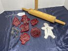 LOT OF VINTAGE COOKIE CUTTERS/PRESS &