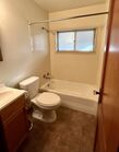 1307 Side Full Bath Room