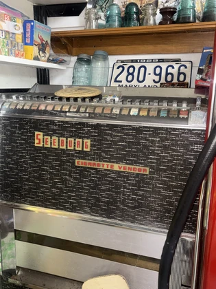 Item Up For Bidding At Auction - 100+ Lunchboxes, Pinball machine, Coke ...