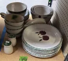  Preview image for Lot# 646 - Apple Sponge Patterned Plates 
