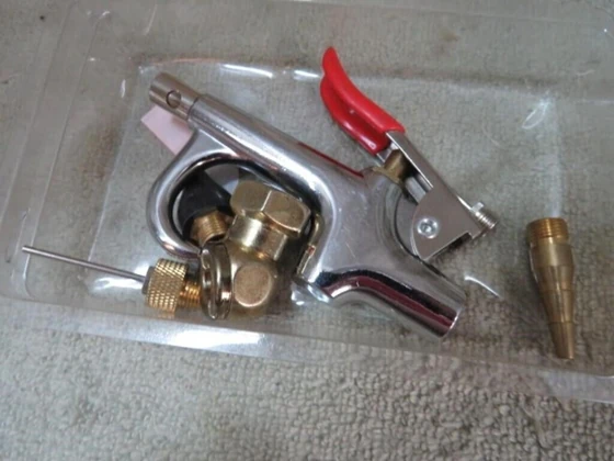 Lot# 2 - AIR BLOW GUN & TIRE INFLATOR