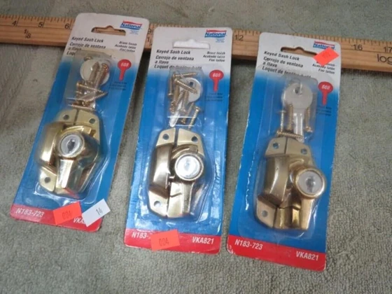 Lot# 4 - 3-- KEYED WINDOW SASH LOCKS