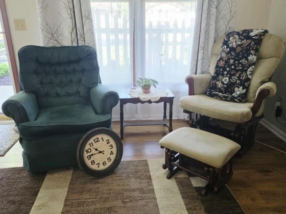Lot# 101 - Glider & Ottoman, Swivel Arm 