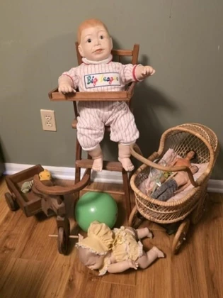 Lot# 120 - Doll Furniture, Dolls, Vintag