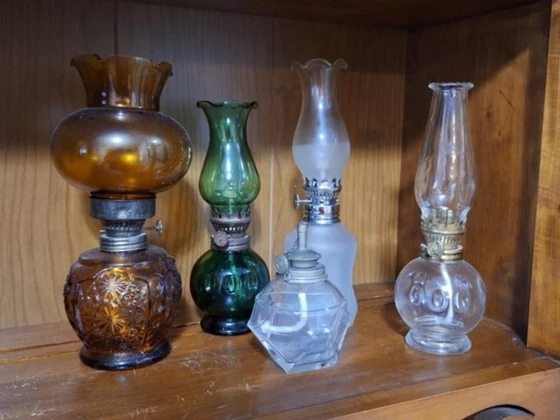 Lot# 128 - 5 Miniature Oil Lamps