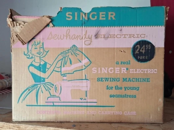 Lot# 310 - Singer Sewhandy Sewing Machin