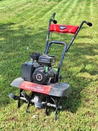 Lot# 401 - Earthquake Front Tine Tiller
