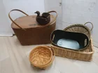  Preview image for Lot# 343 - Lg Vintage Wicker Picnic Bask 