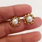  Preview image for VINTAGE GOLD TONE WHITE FAUX PEARL 