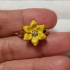  Preview image for VINTAGE GOLD TONE YELLOW ENAMEL FLOWER 