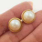  Preview image for VINTAGE GOLD TONE WHITE FAUX MABE ROUND 