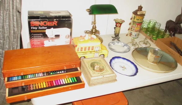 Find & Bid On Drawing Set & Collectibles - Now For Sale At Auction