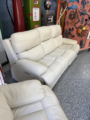 Find & Bid On Super creamy white color - Now For Sale At Auction