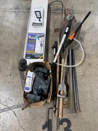 Find & Bid On Lot# 1180 - Lawn & Garden Tools, Bench G - Now For Sale ...